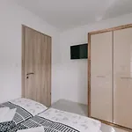 Bekeapartmanhaz * Pusztavacs